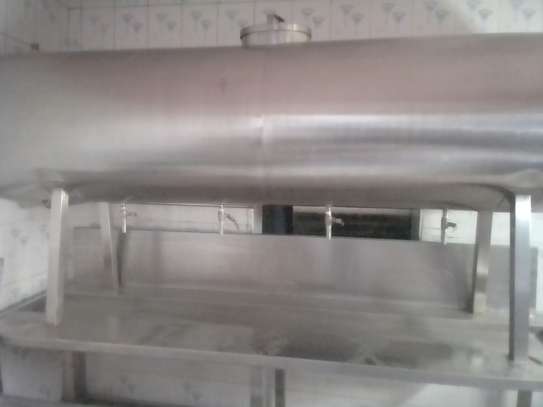 Stainless steel water tank with taps image 4