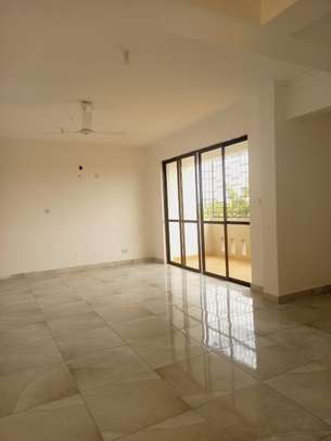 5 Bed Apartment with En Suite in Nyali Area image 4