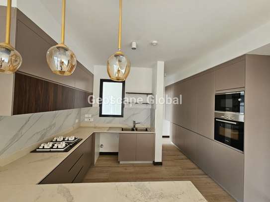 3 Bed Apartment with En Suite in Rosslyn image 20
