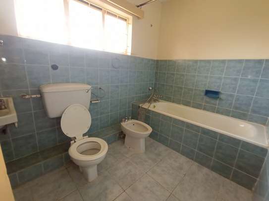 1.5 ac commercial property for rent in Riverside image 30