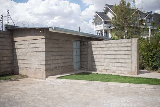 4 Bed Townhouse with En Suite at Chuna Estate Kitengela image 34