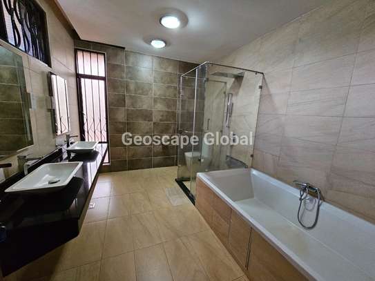 4 Bed House with En Suite in Runda image 11