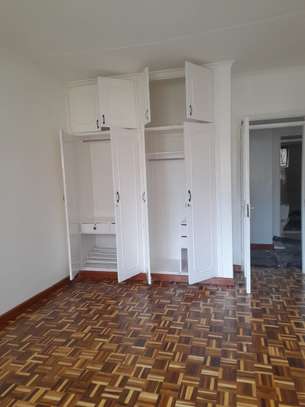 3 bedroom apartment with a Dsq sale image 10