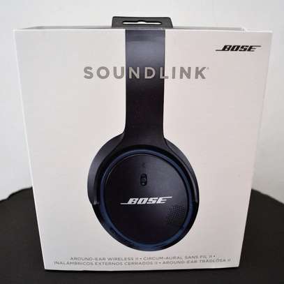 Bose SoundLink Around-Ear Wireless Headphones II Black image 8