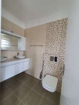 5 Bed Townhouse with En Suite at Five Star Road image 7