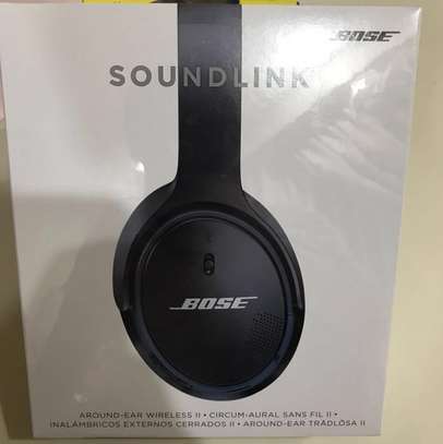 Bose SoundLink Around-Ear Wireless Headphones II Black image 4
