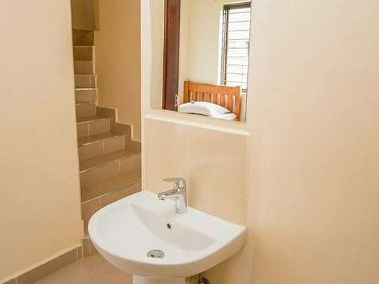 4 Bed House with En Suite in Syokimau image 17