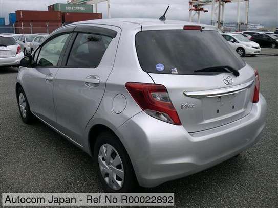 Toyota vitz 1300cc (coast motors) image 3