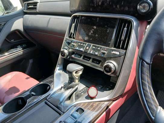 Lexus LX600 2023 image 5