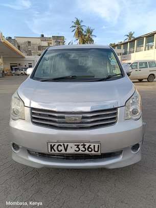 Toyota Noah KCV 2012 image 3