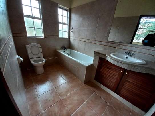 5 Bed Townhouse with En Suite in Lower Kabete image 14