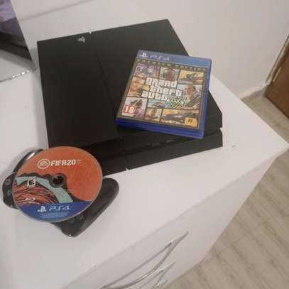 PS4 for sale with two free games image 2