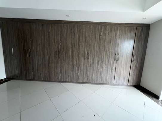 5 Bed Apartment with En Suite in Lavington image 2