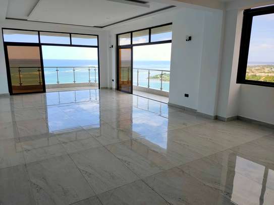 4 Bed Apartment with En Suite in Kizingo image 1