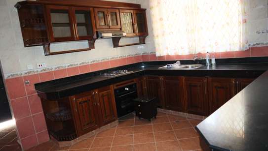 4 Bed House with Aircon in Nyali Area image 5
