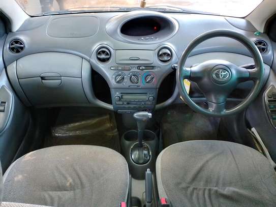 Toyota Vitz 1300cc image 4