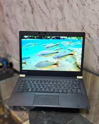 Toshiba Dynabook X30 laptop image 5