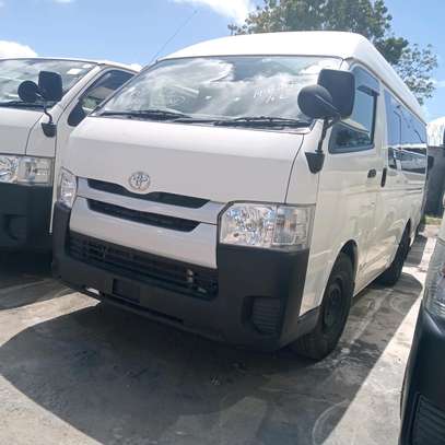 TOYOTA HIACE AUTO DIESEL HIGH ROOF image 2