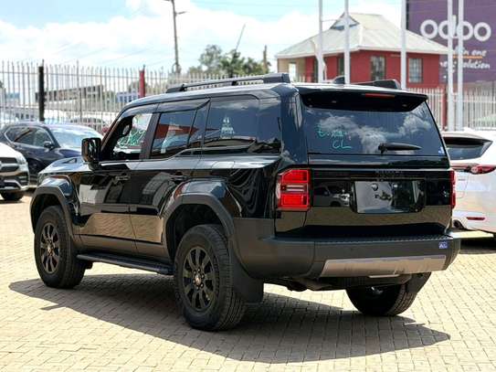 2024 Toyota land cruiser Prado VX image 9