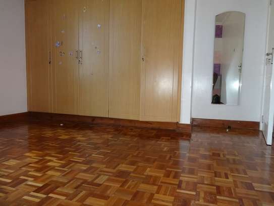4 bedroom Maisonette plus sq image 3