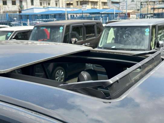 Toyota Harrier GR Black 2018 Sunroof image 4