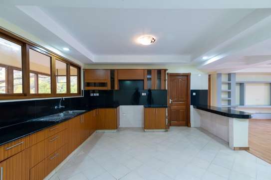 3 Bed Apartment with En Suite at Westlands image 23