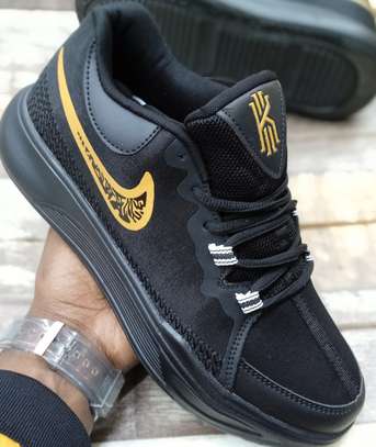 Kyrie trainers outlet