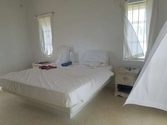 4 Bed House with En Suite in Malindi image 15