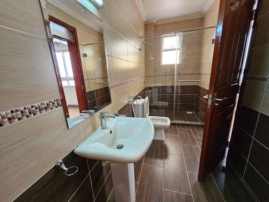 3 Bed Apartment with En Suite in Riverside image 11