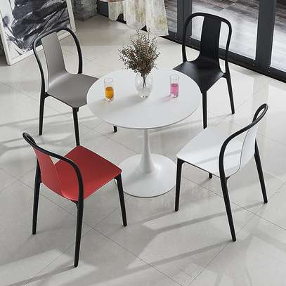 Office tables: 4-seater modern round leisure table image 3