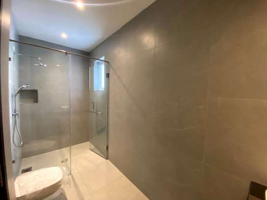 2 Bed Apartment with En Suite in General Mathenge image 4