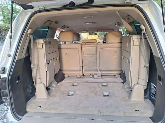 Total Land Cruiser 2010 image 5