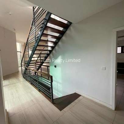 4 Bed Townhouse with En Suite in Lavington image 2