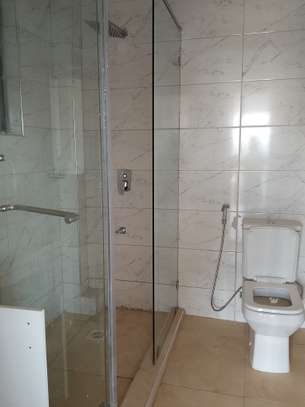 4 bedrooms apartment for rent in Parklands image 4