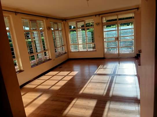 4 Bed House with En Suite in Runda image 2