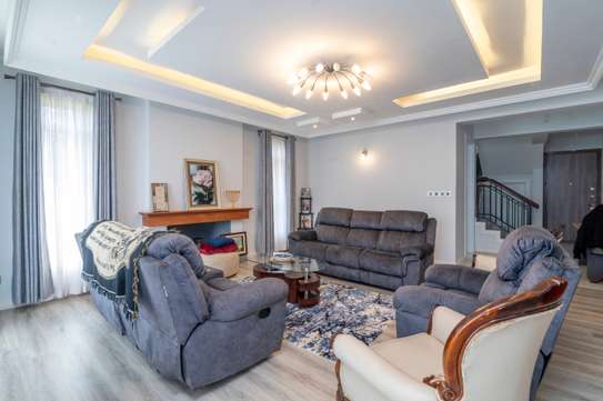 4 Bed House with En Suite at Five Star Paradise image 1