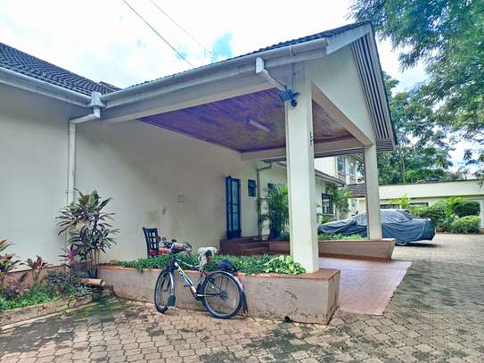 4 Bed House with En Suite at Ngong Rd image 3