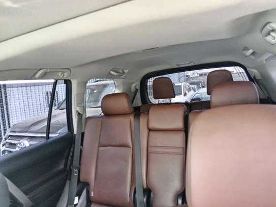 Toyota Prado TX petrol image 4