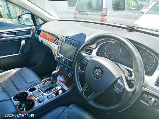 Volkswagen Touareg brown 🟤 image 1