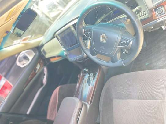 TOYOTA CROWN ROYAL SALON 2013MODEL image 5