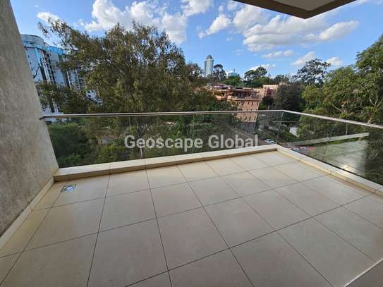 3 Bed Apartment with En Suite in Riverside image 2