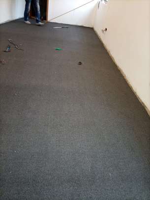 GREY WALL TO WALL CARPETS. image 3