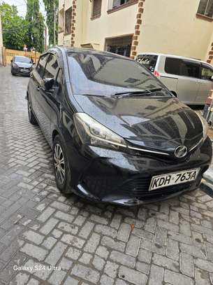 Toyota vitz KDH image 1