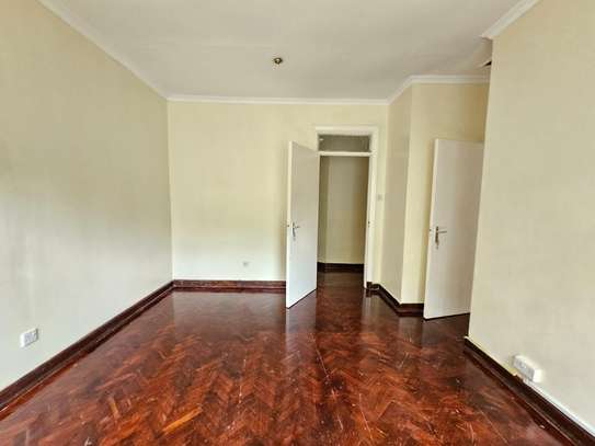 3 Bed House with En Suite in Lavington image 9