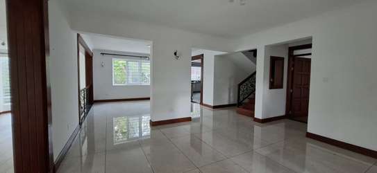 5 Bed Townhouse with En Suite in Rosslyn image 14