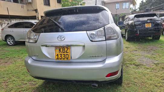 Toyota Harrier image 4