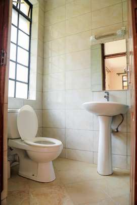 4 Bed House with En Suite in Redhill image 18
