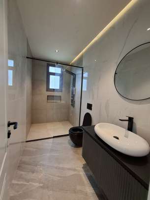 5 Bed Townhouse with En Suite in Lavington image 37