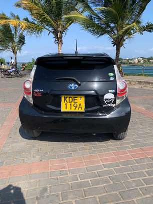 Toyota Aqua KDE image 2