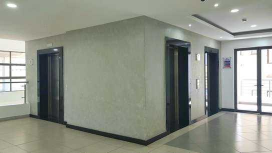166 m² office for rent in Parklands image 3